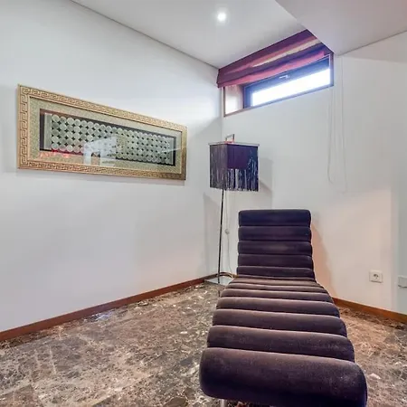 Villa Moradia Com Piscina E Jardim