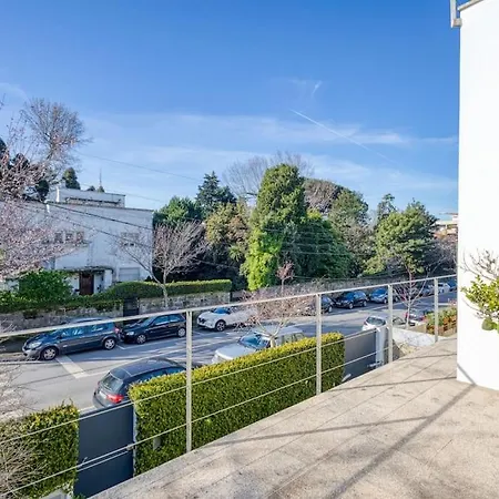 Moradia Com Piscina E Jardim