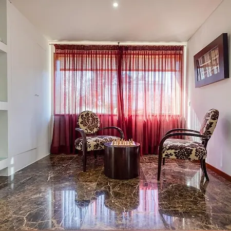 Villa Moradia Com Piscina E Jardim *