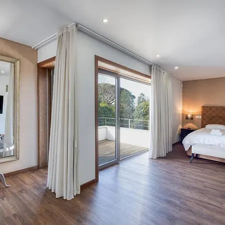 Moradia Com Piscina E Jardim Villa *