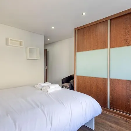 Moradia Com Piscina E Jardim * Porto